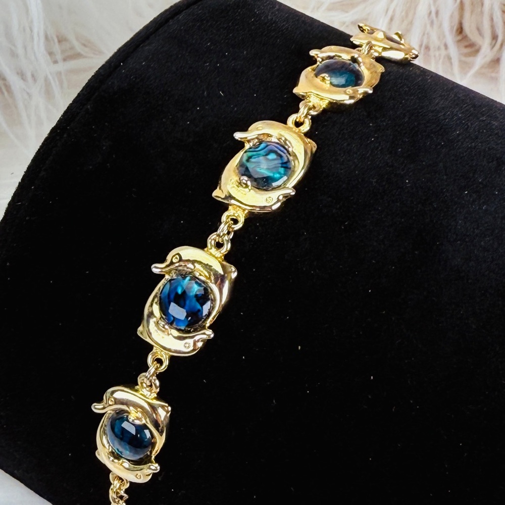 Pretty goldtone, dolphin, dancing costume bracelet - Picture 8 of 10